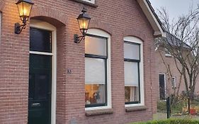 Studio in rietgedekte boerderij, geheel privé, hond vriendelijk